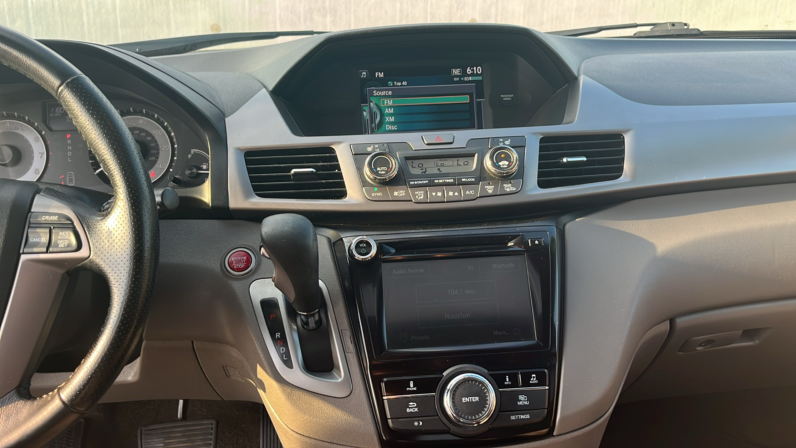 2015 Honda Odyssey EX-L 23