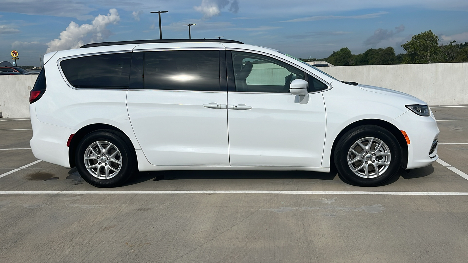 2022 Chrysler Pacifica Touring L 13