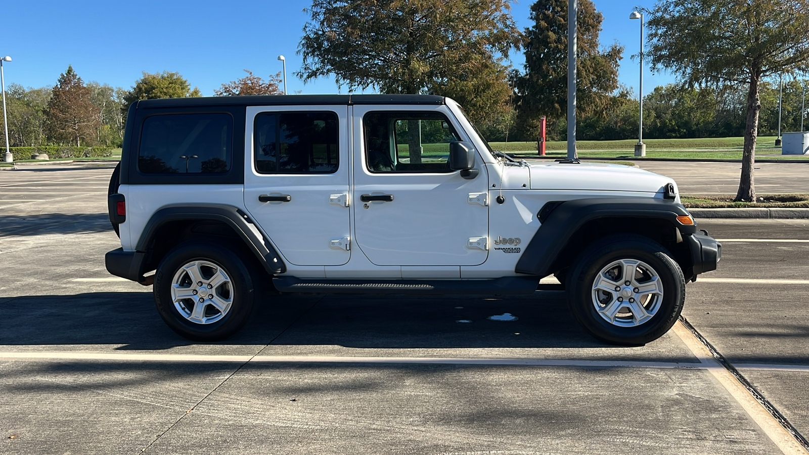 2020 Jeep Wrangler Unlimited Sport S 12