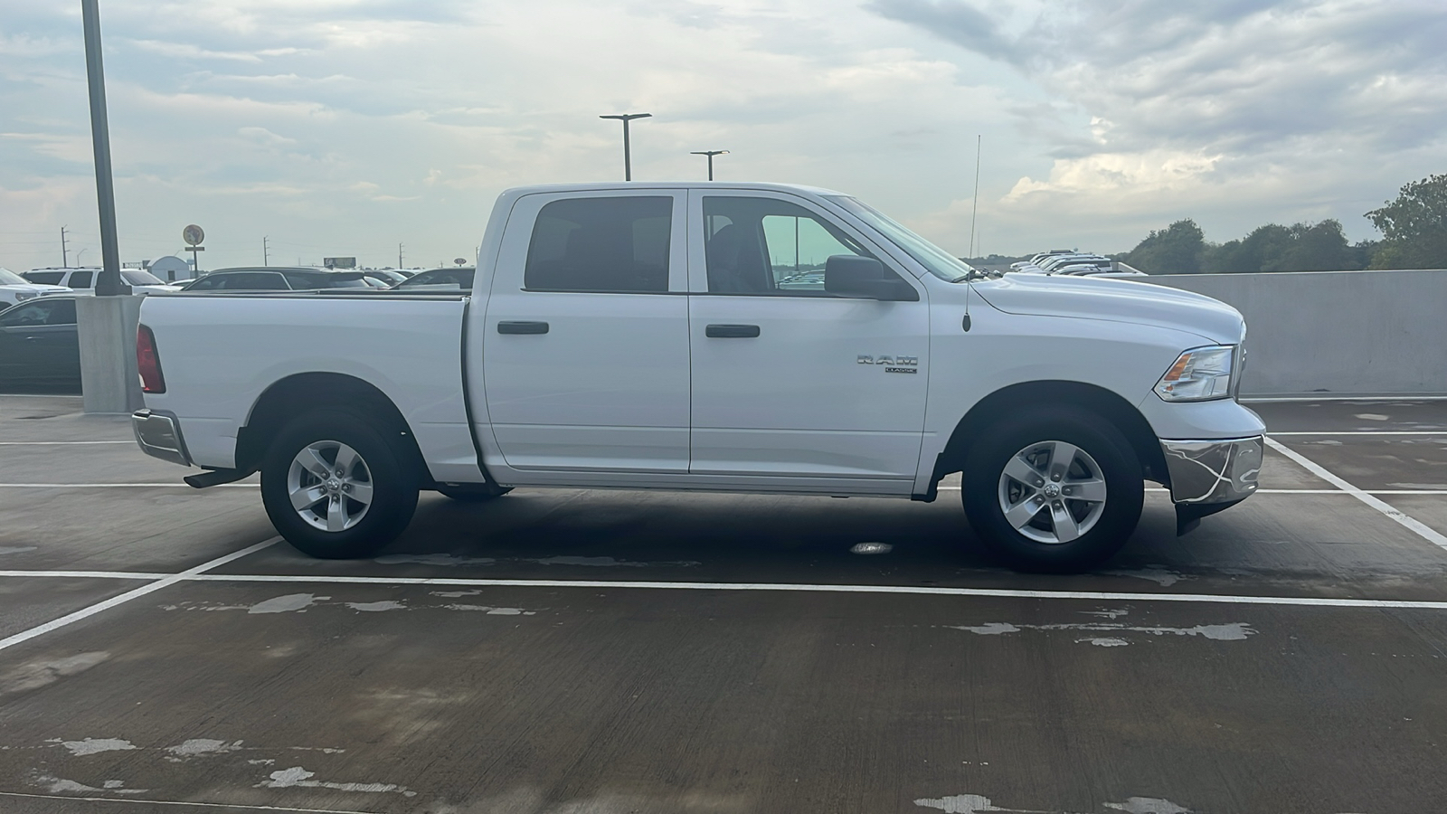 2022 Ram 1500 Classic SLT 12