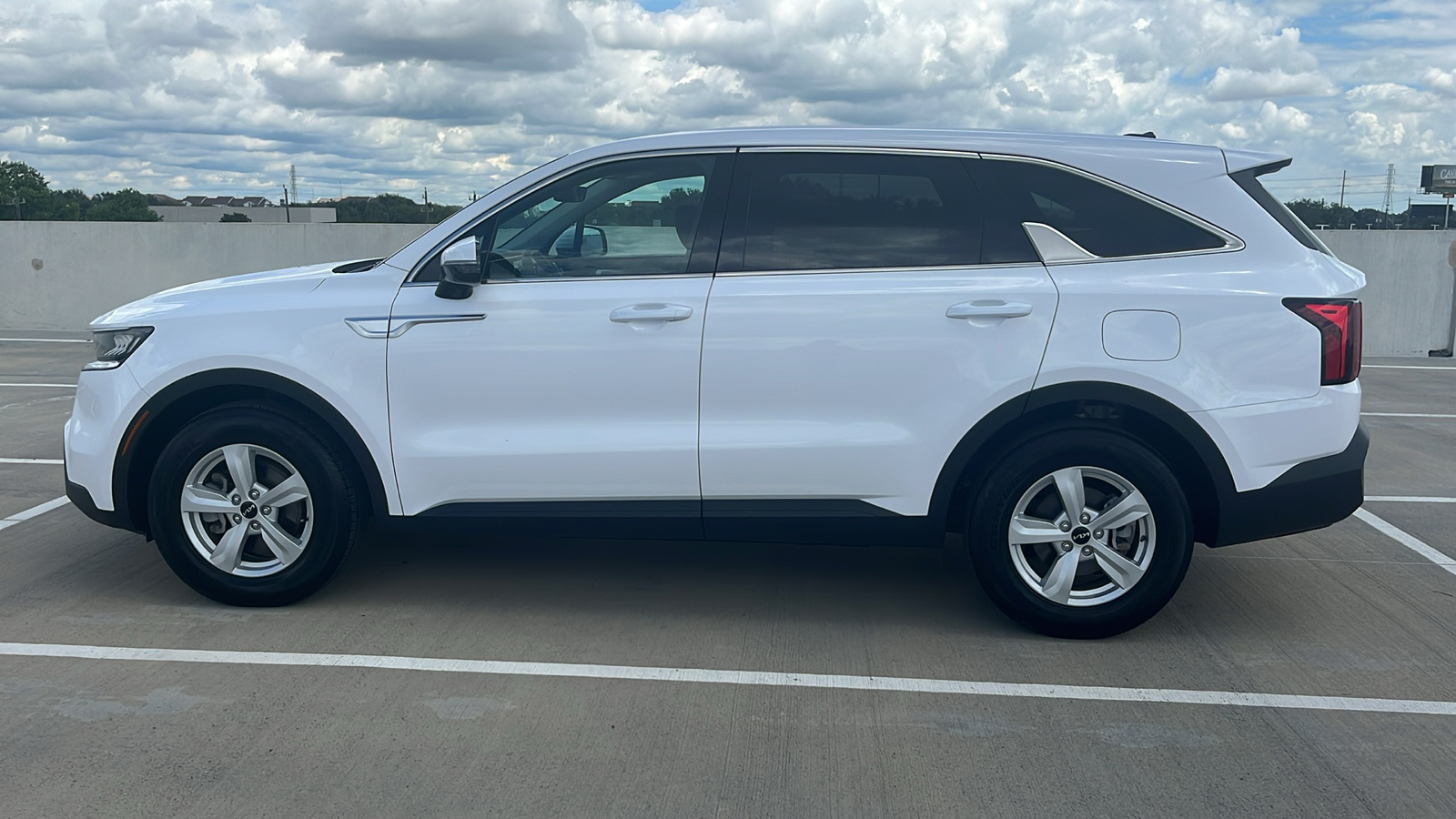 2023 Kia Sorento LX 10