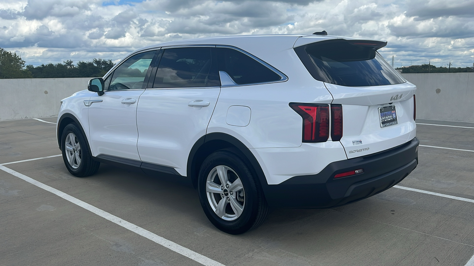 2023 Kia Sorento LX 11