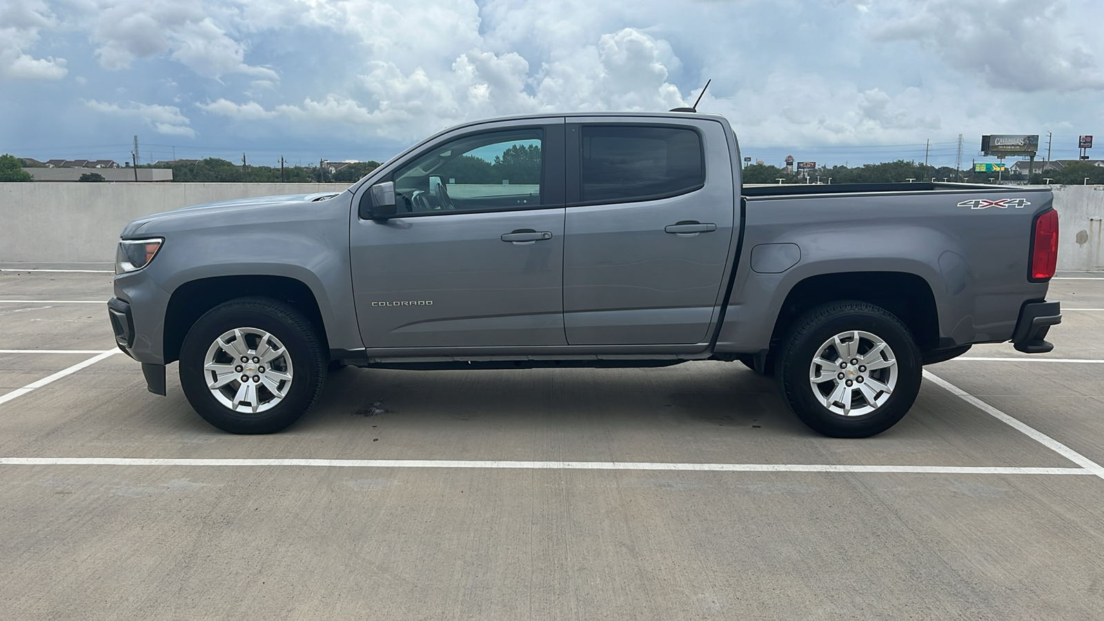 2022 Chevrolet Colorado 4WD LT 8