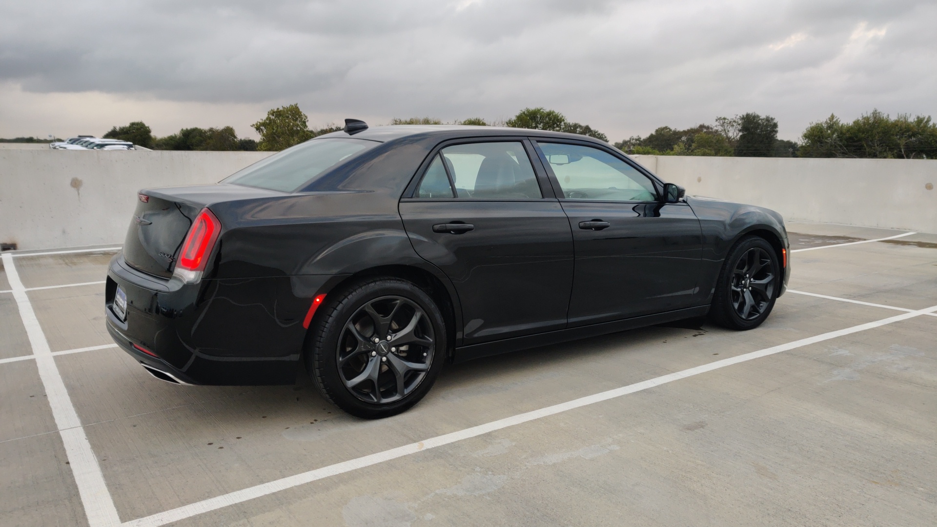 2022 Chrysler 300 300S 13