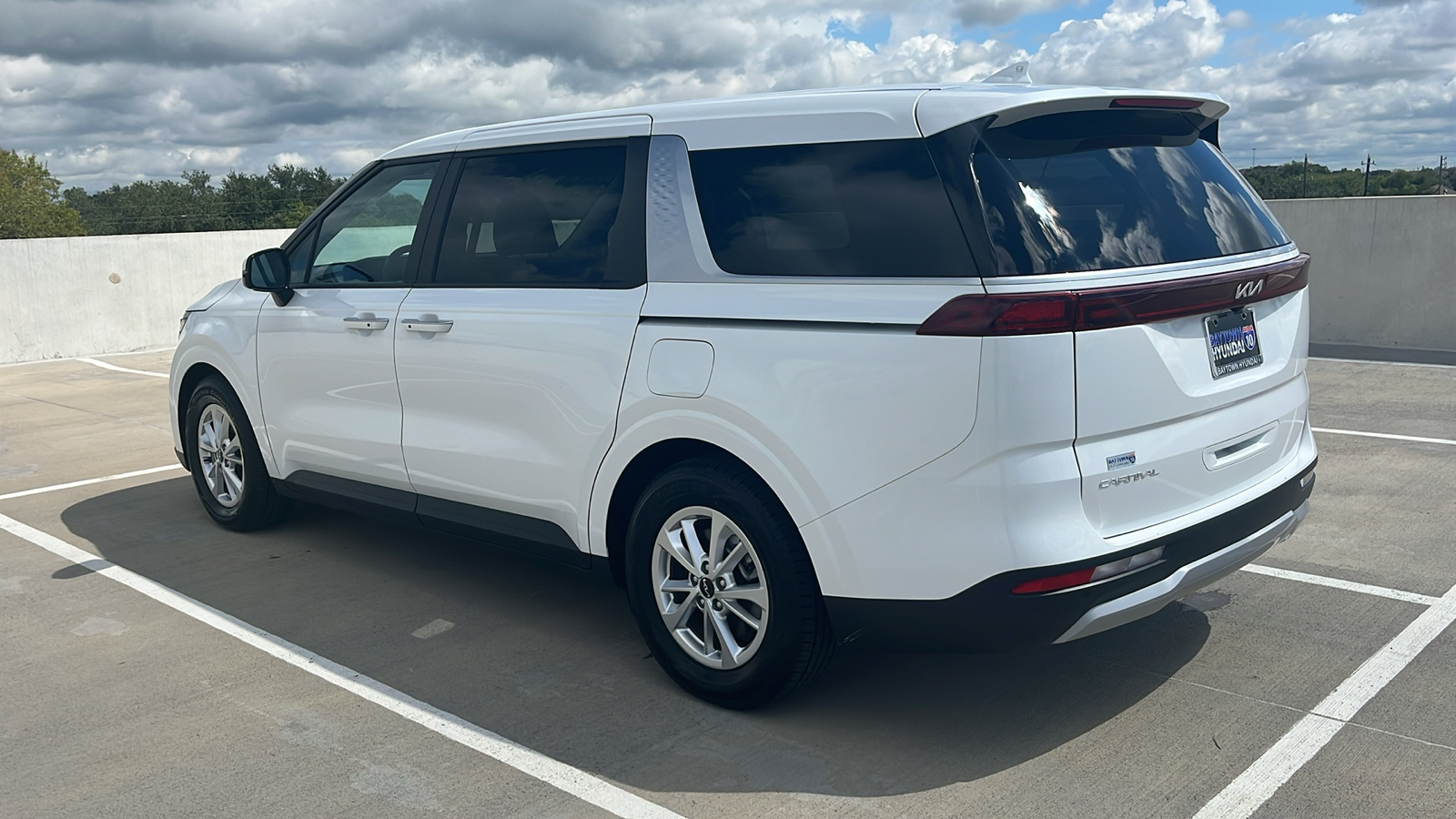 2023 Kia Carnival LX 9