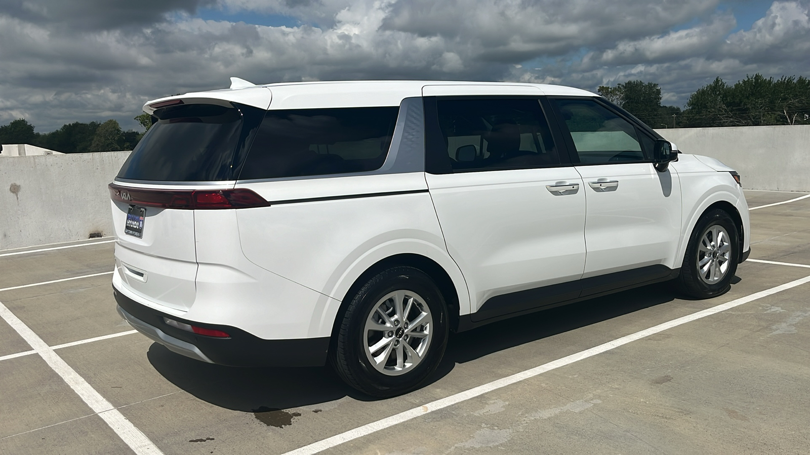 2023 Kia Carnival LX 12