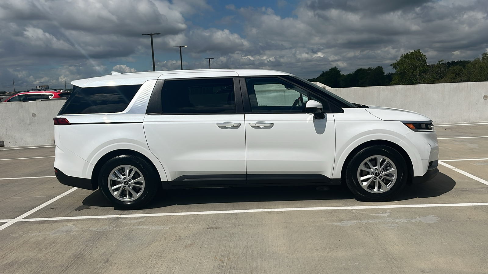 2023 Kia Carnival LX 13