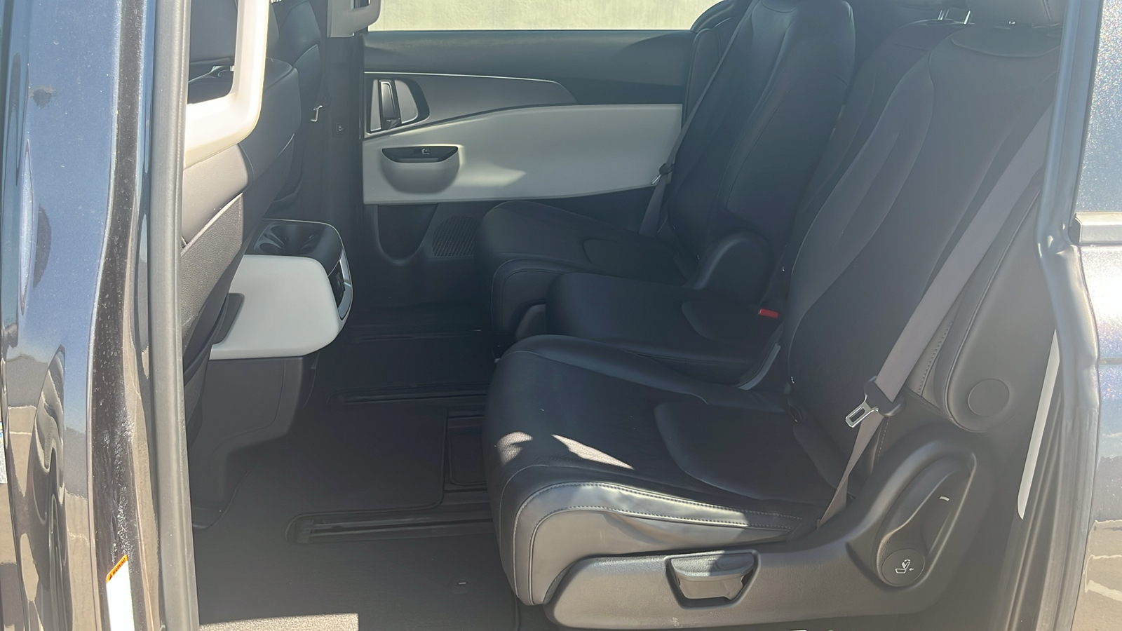 2023 Kia Carnival LX 28