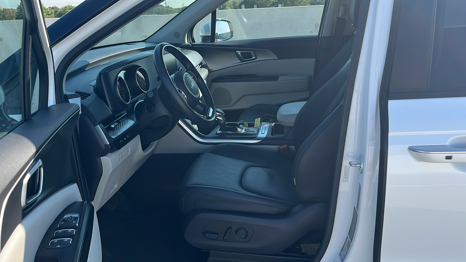 2023 Kia Carnival LX 3