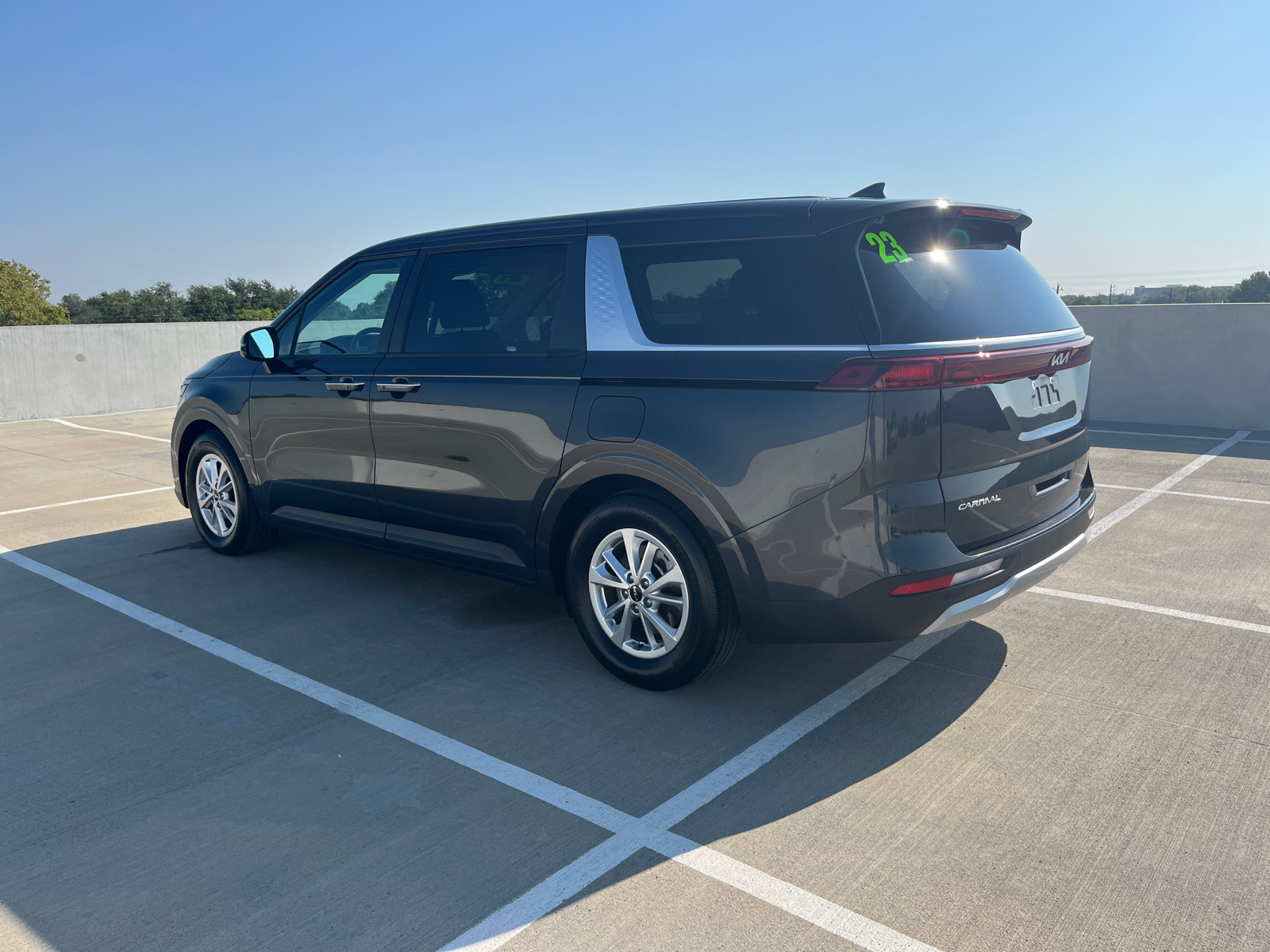 2023 Kia Carnival LX 10