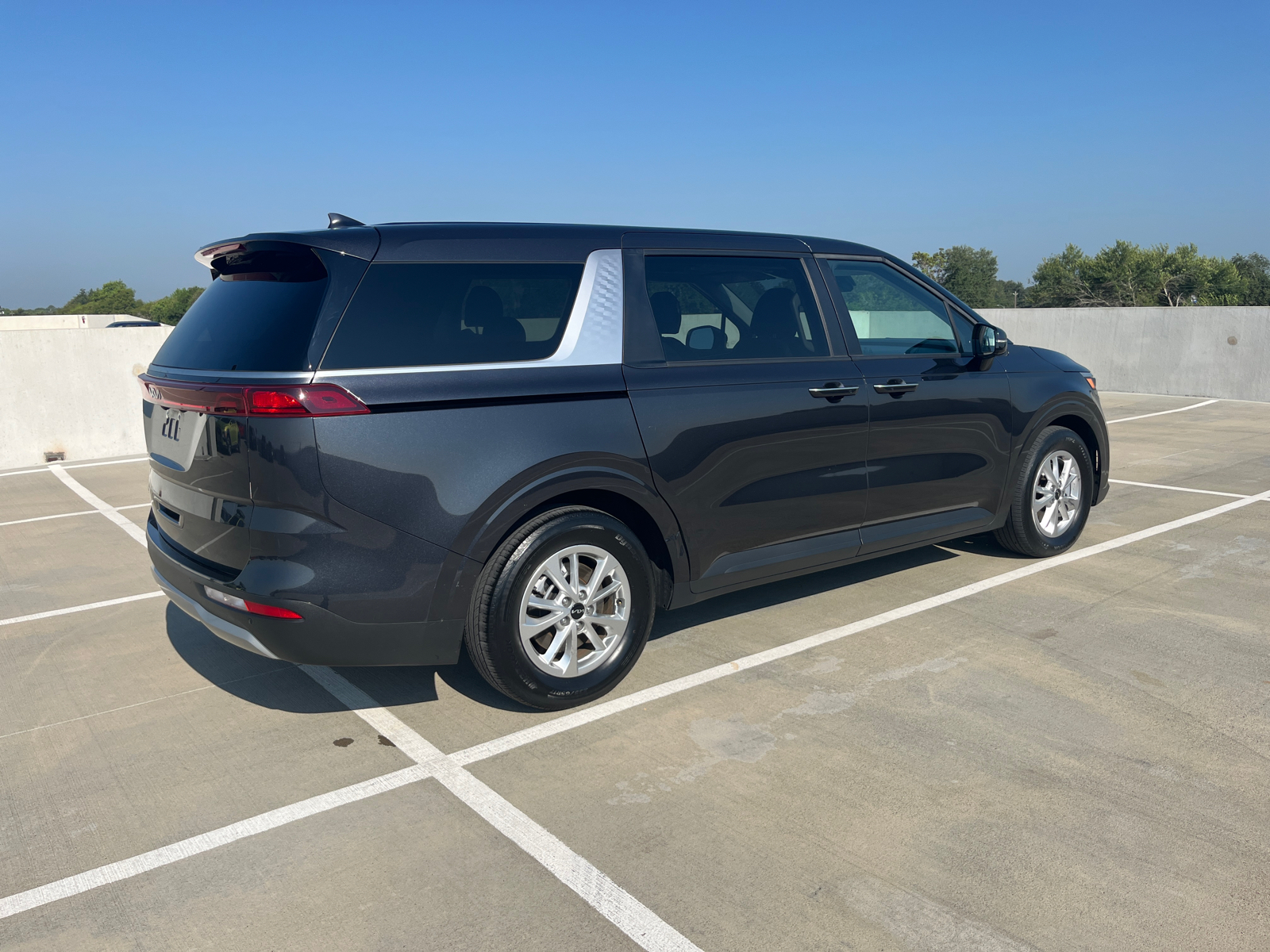 2023 Kia Carnival LX 14