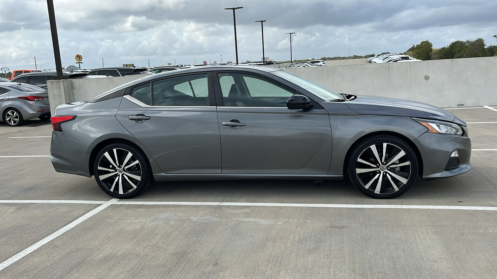 2022 Nissan Altima 2.5 SR 11