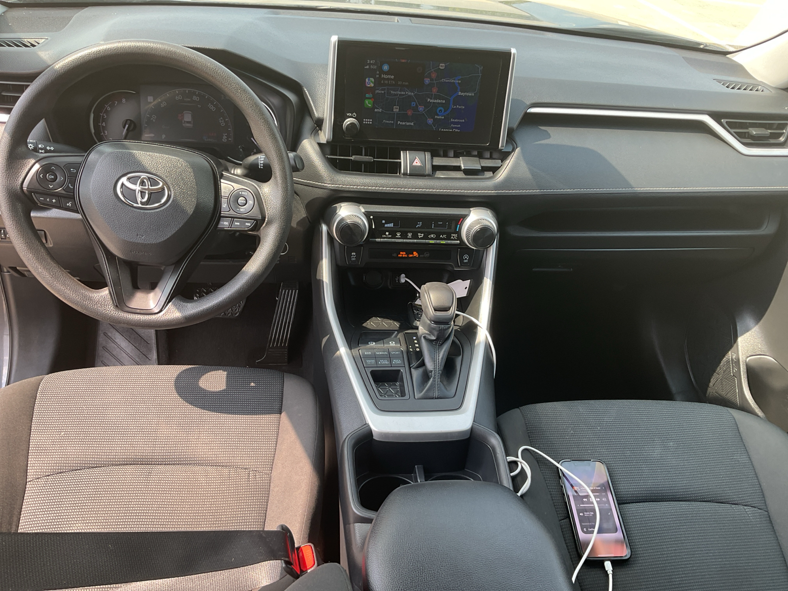 2023 Toyota RAV4 LE 26