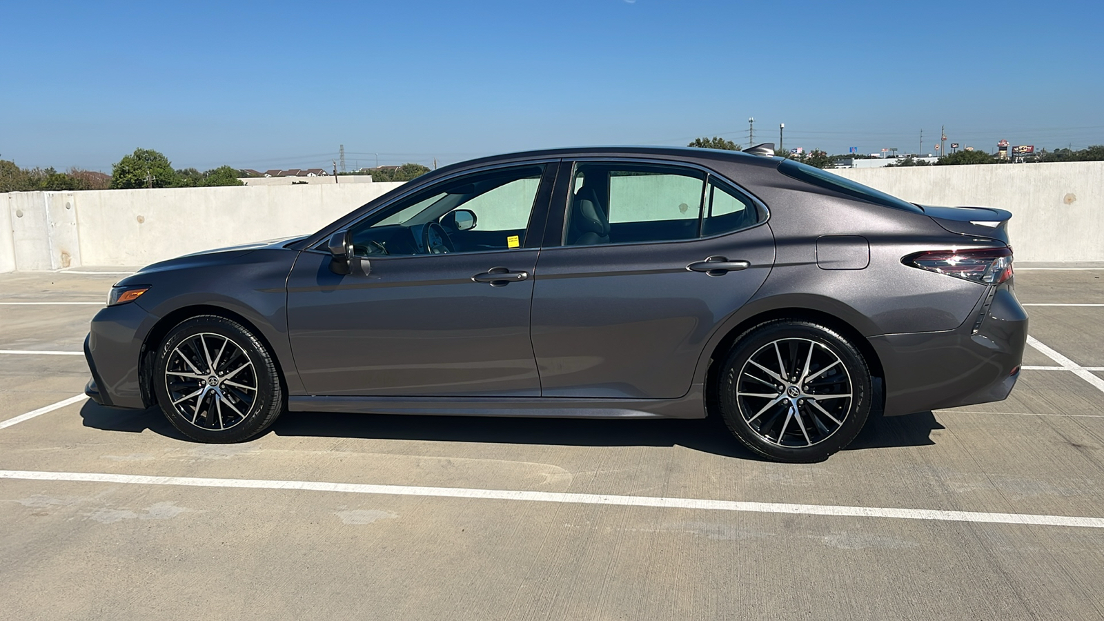 2021 Toyota Camry SE 9