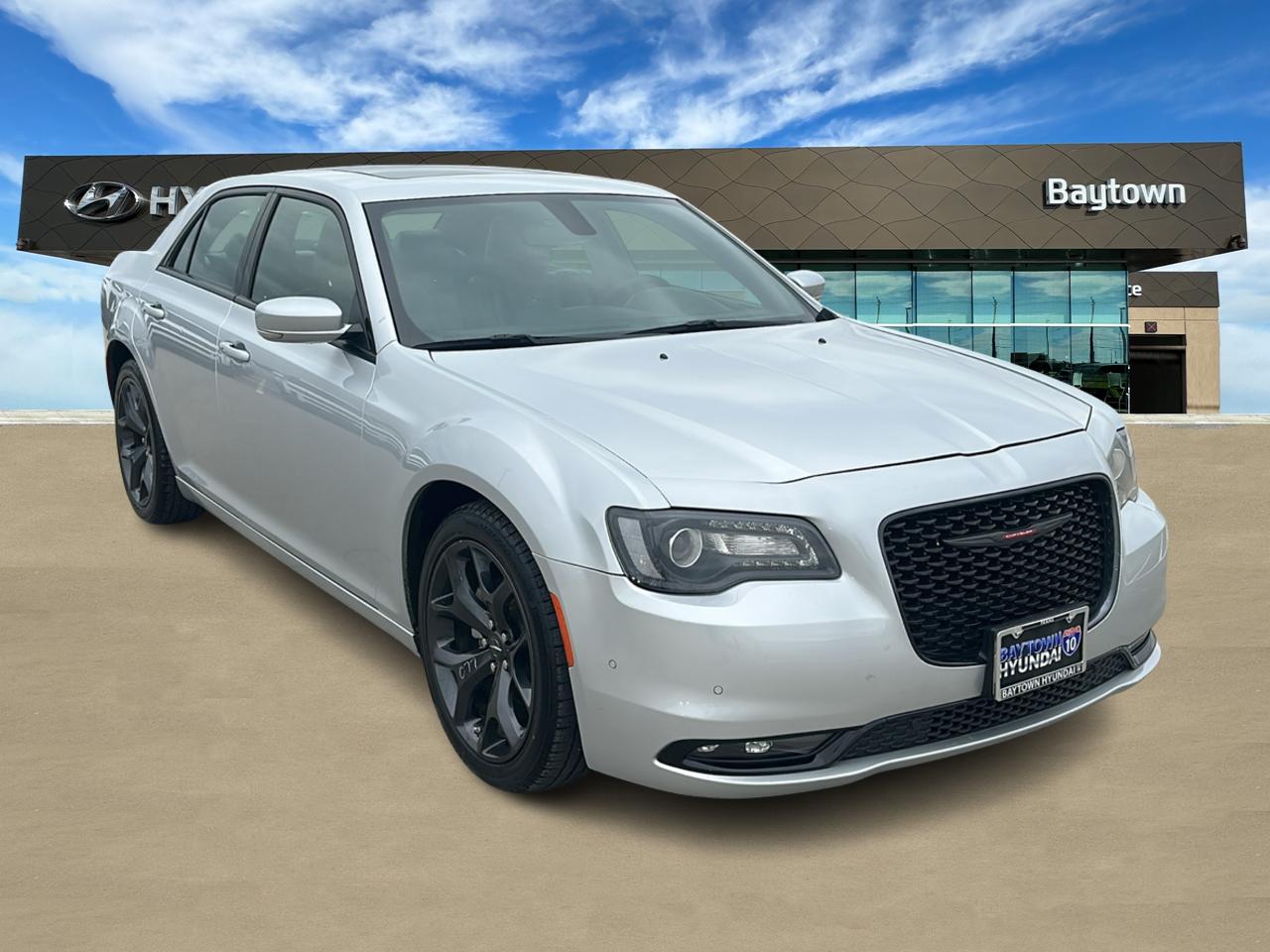 2023 Chrysler 300 300S 1