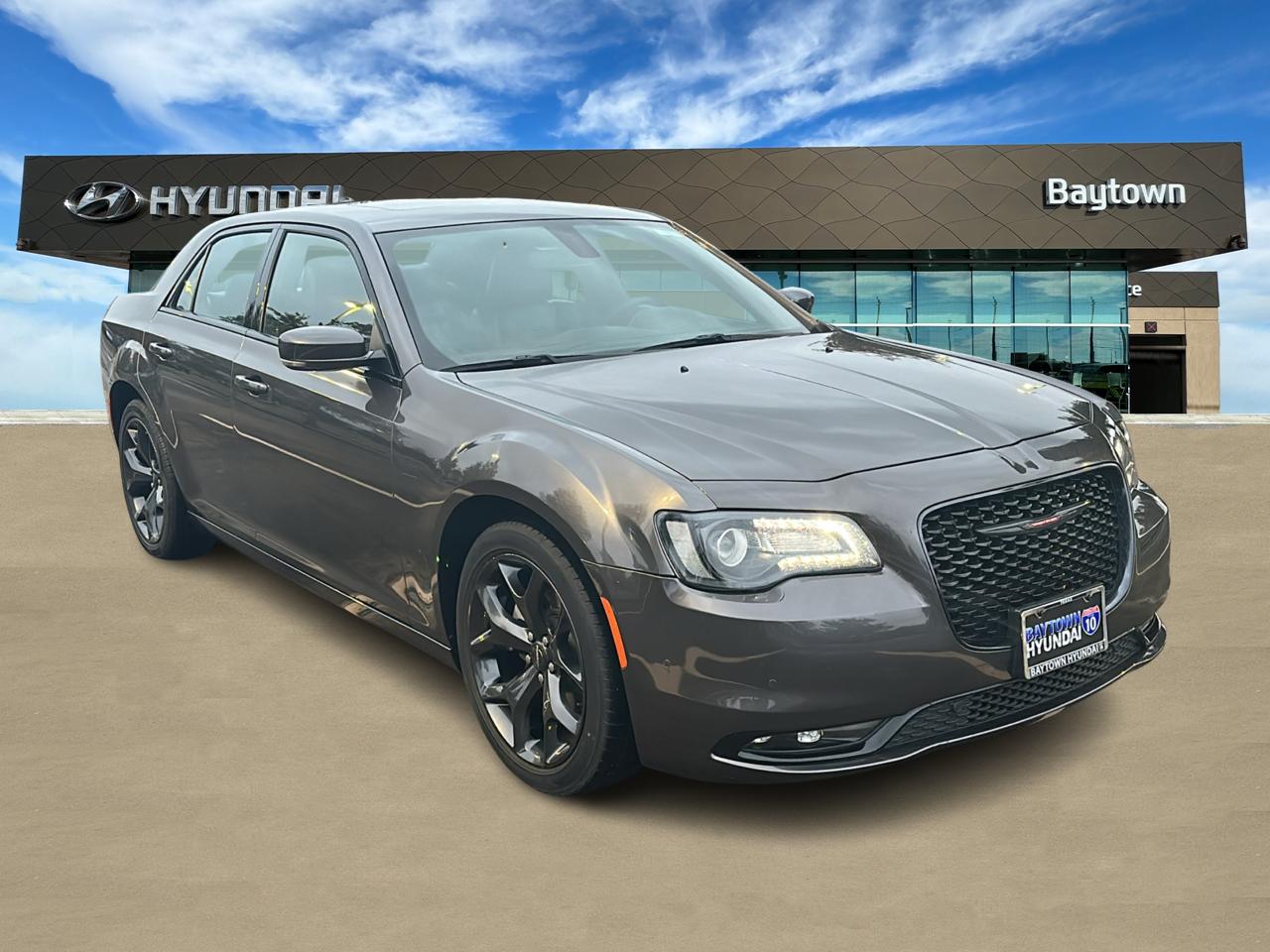 2023 Chrysler 300 300S 1