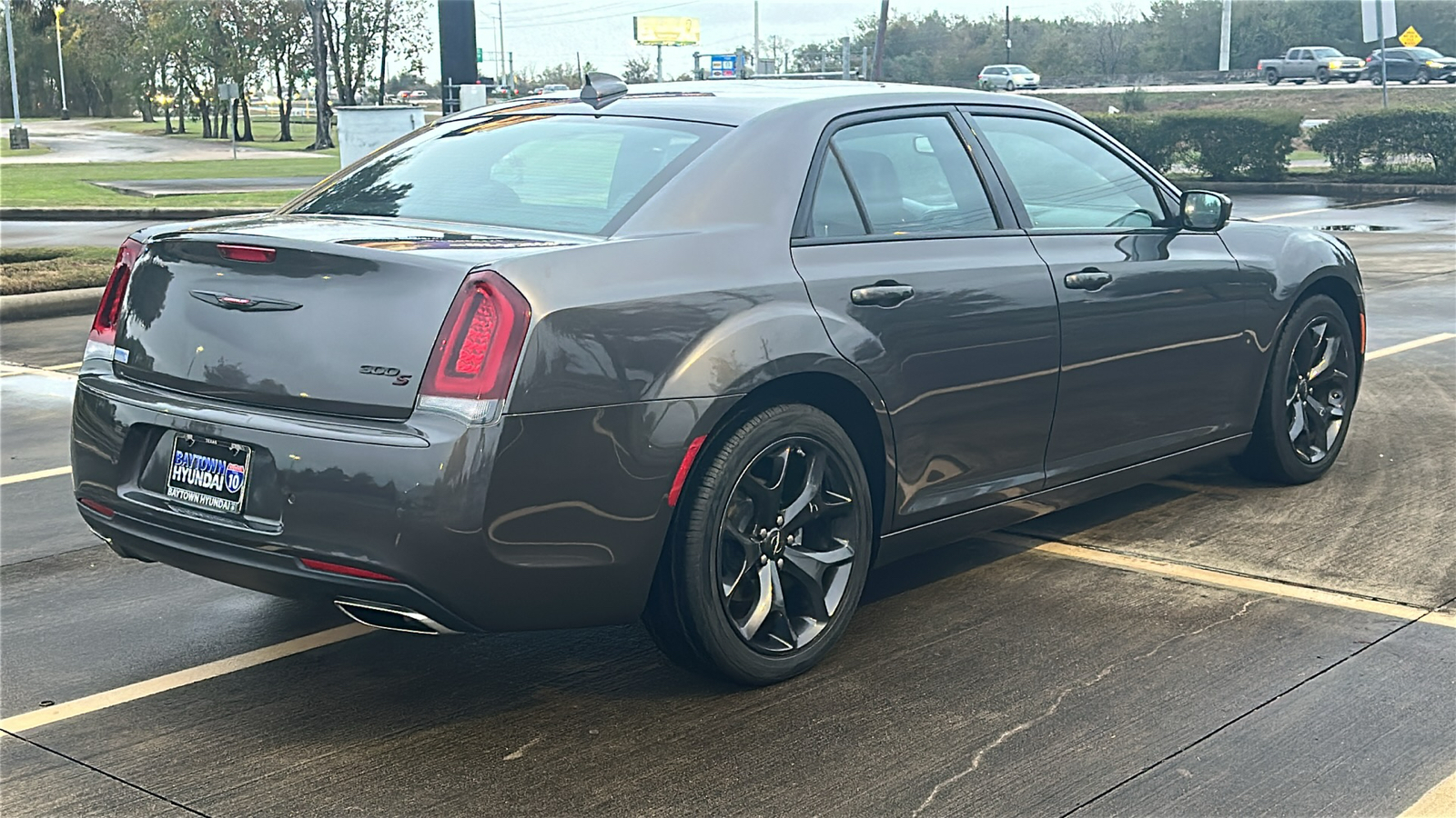 2023 Chrysler 300 300S 12