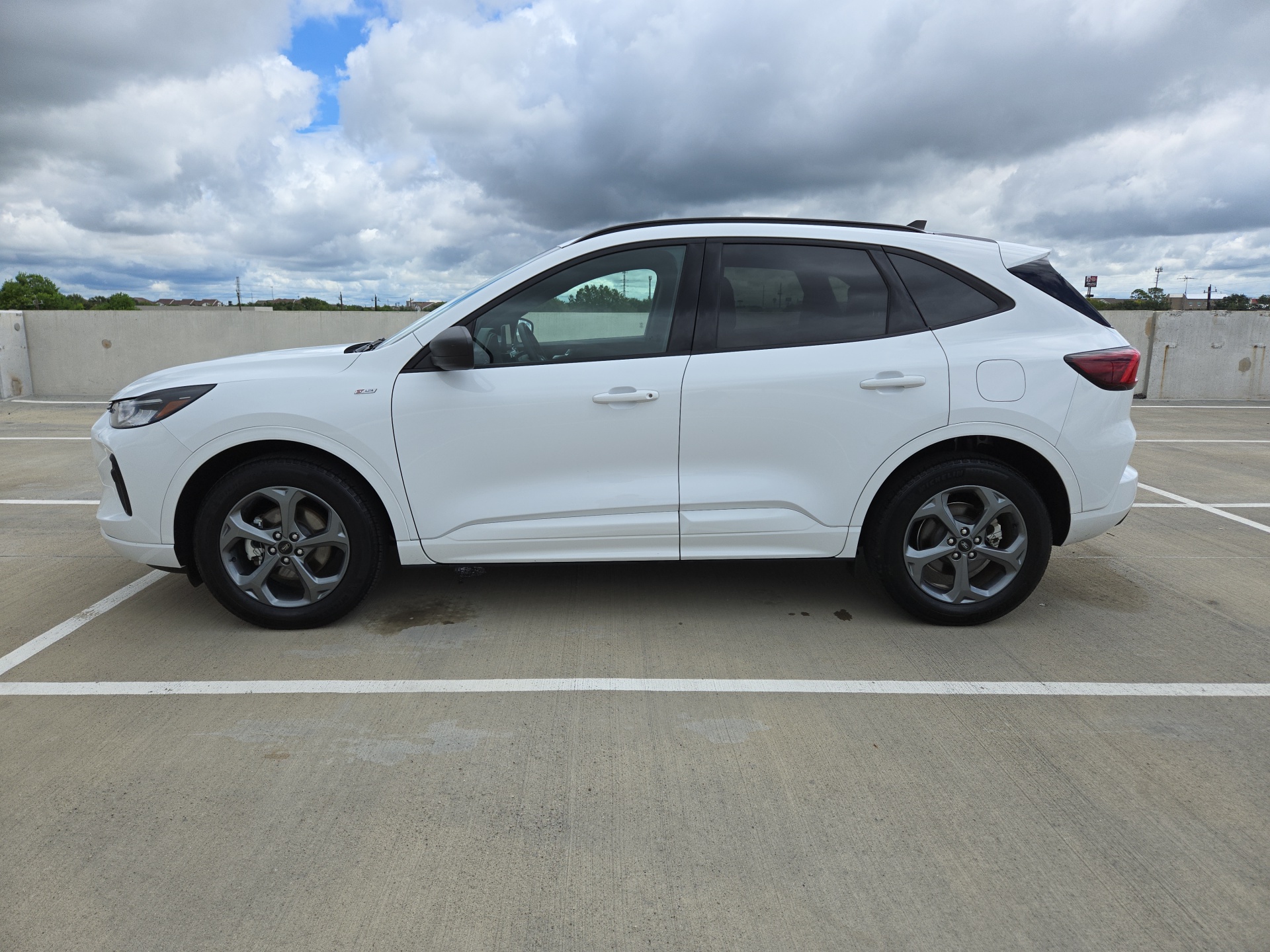 2023 Ford Escape ST-Line 9