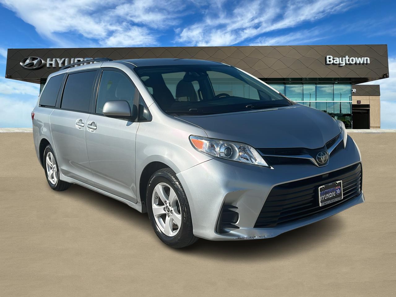 2019 Toyota Sienna L 1