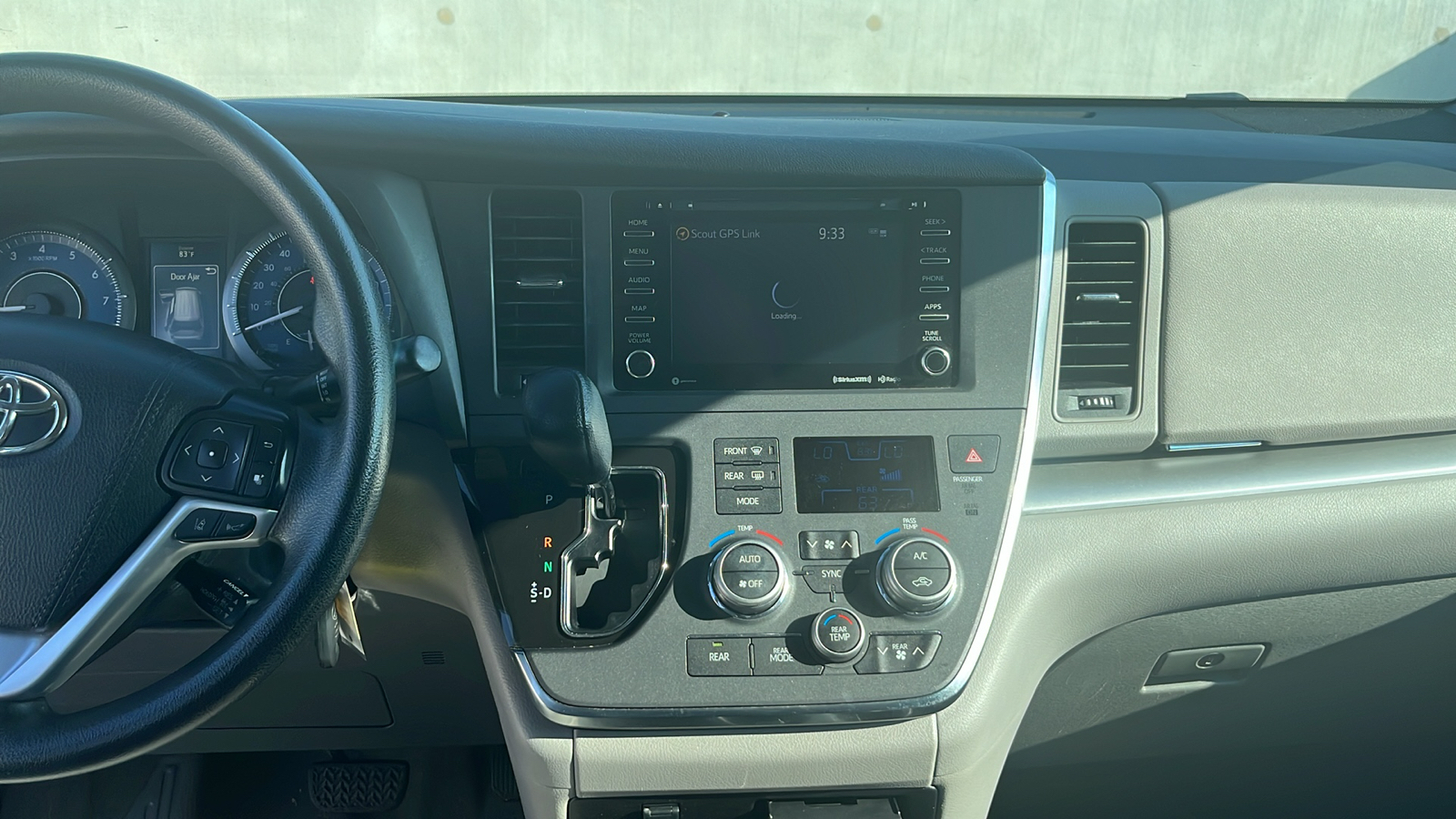 2019 Toyota Sienna L 23