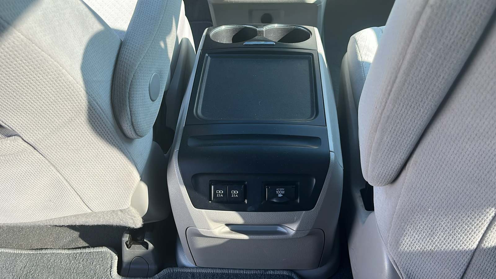 2019 Toyota Sienna L 29