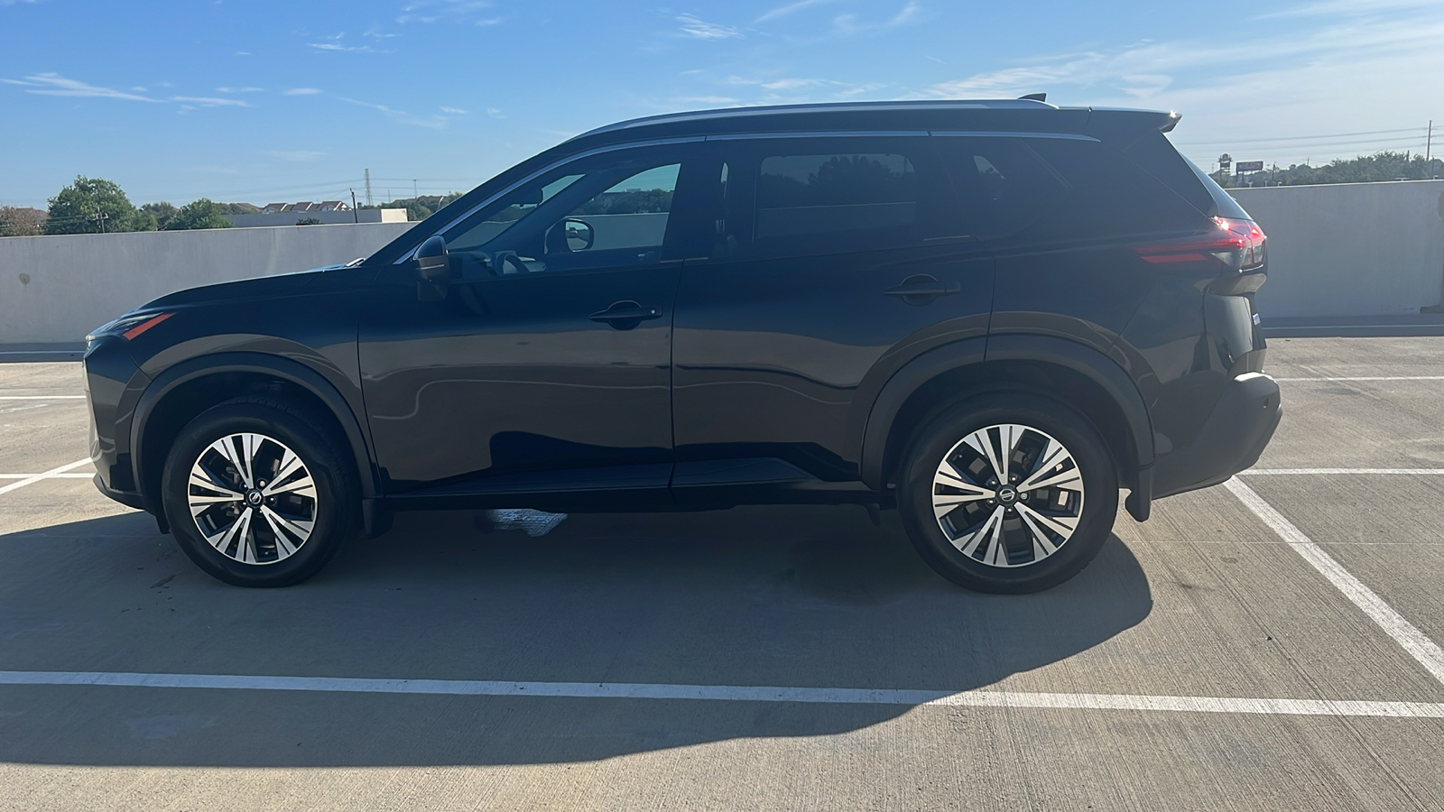 2021 Nissan Rogue SV 10