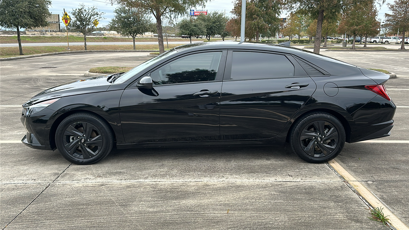 2023 Hyundai Elantra Hybrid Blue 7