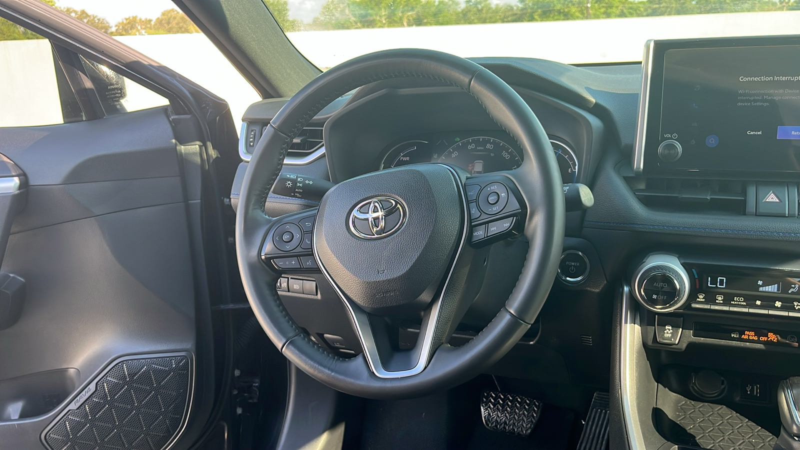 2024 Toyota RAV4 Hybrid SE 27