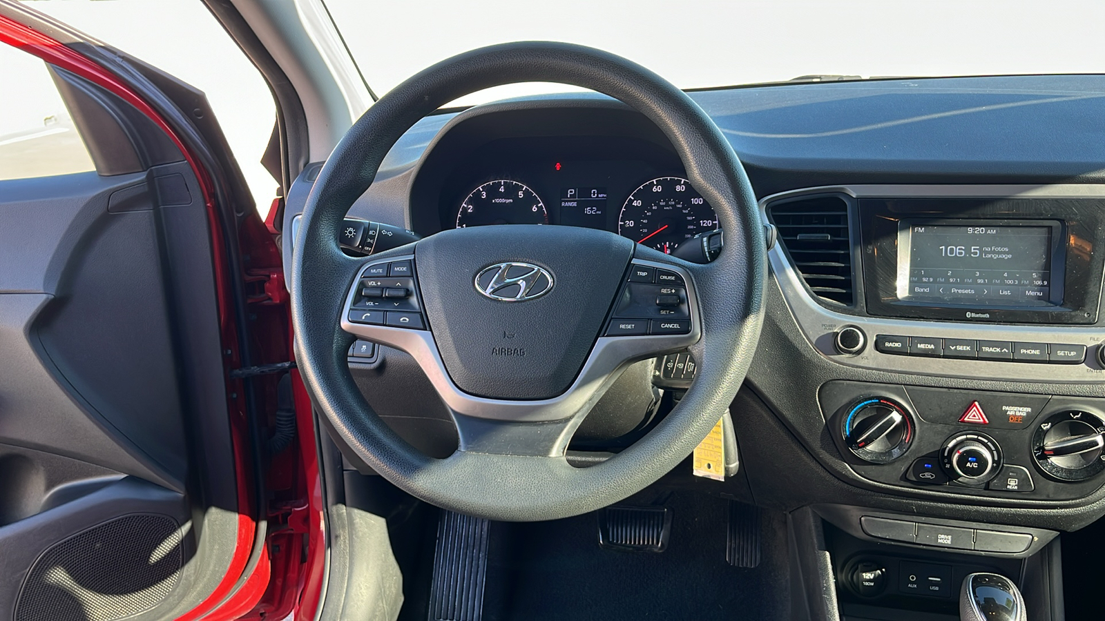 2019 Hyundai Accent SE 24