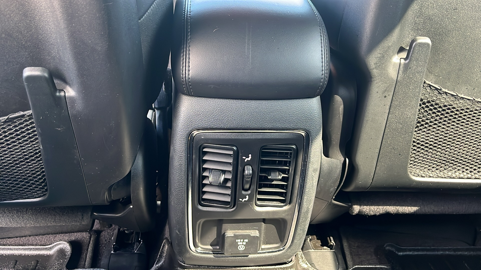 2018 Jeep Grand Cherokee Altitude 26