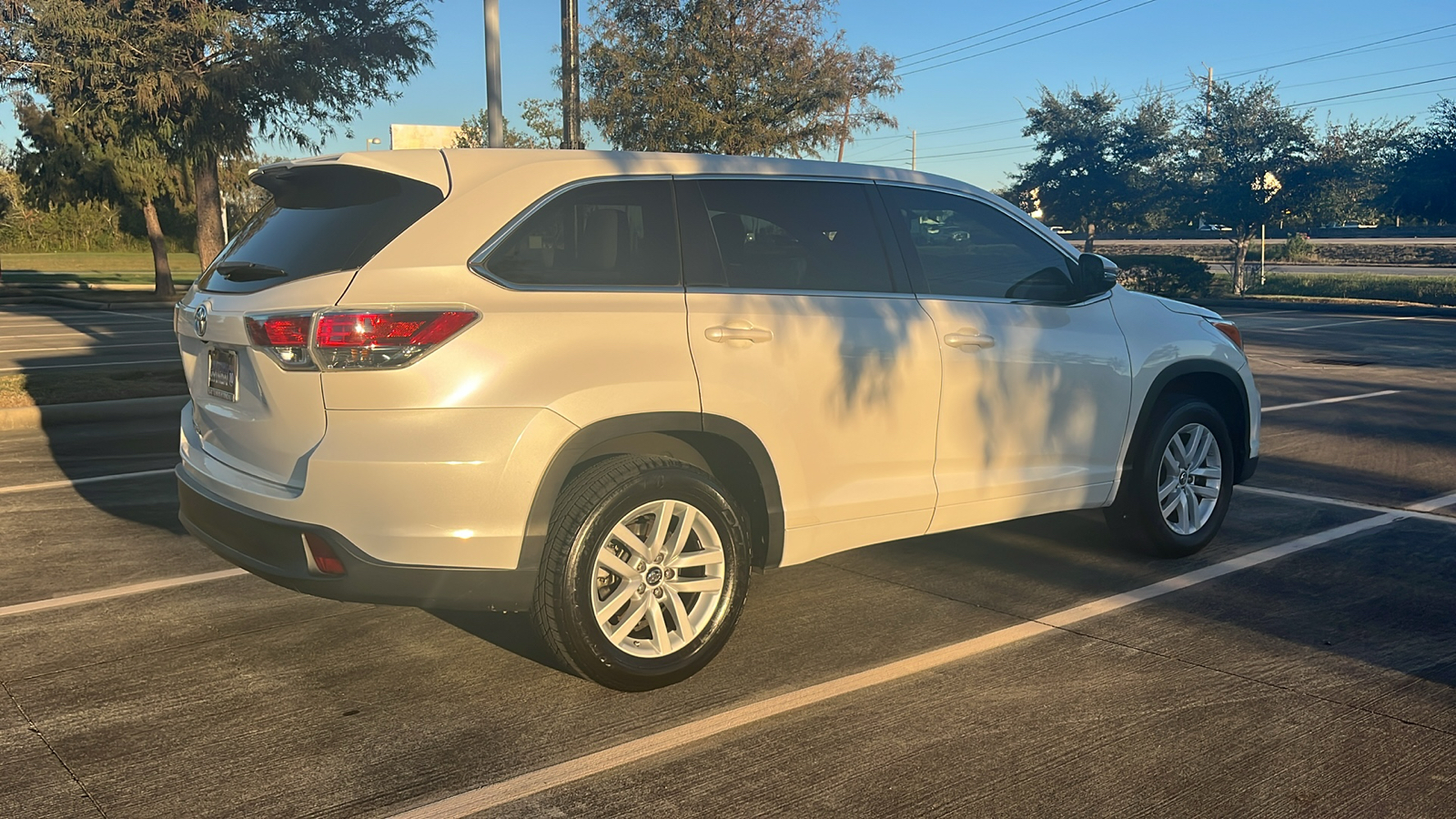 2016 Toyota Highlander  11