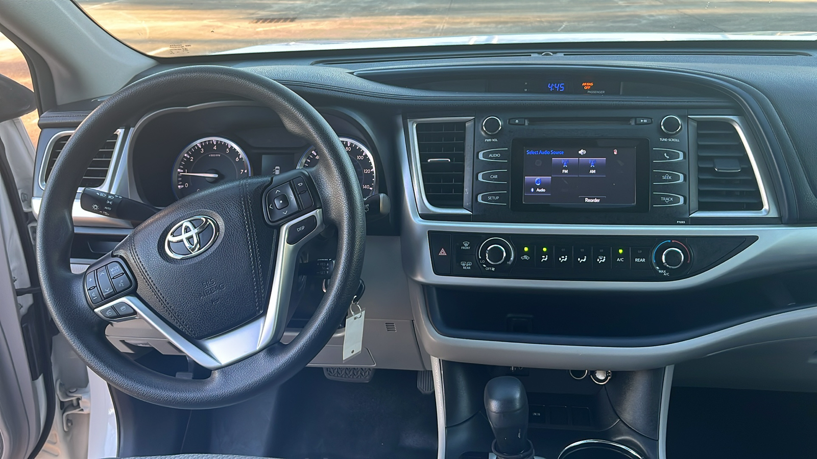 2016 Toyota Highlander  24