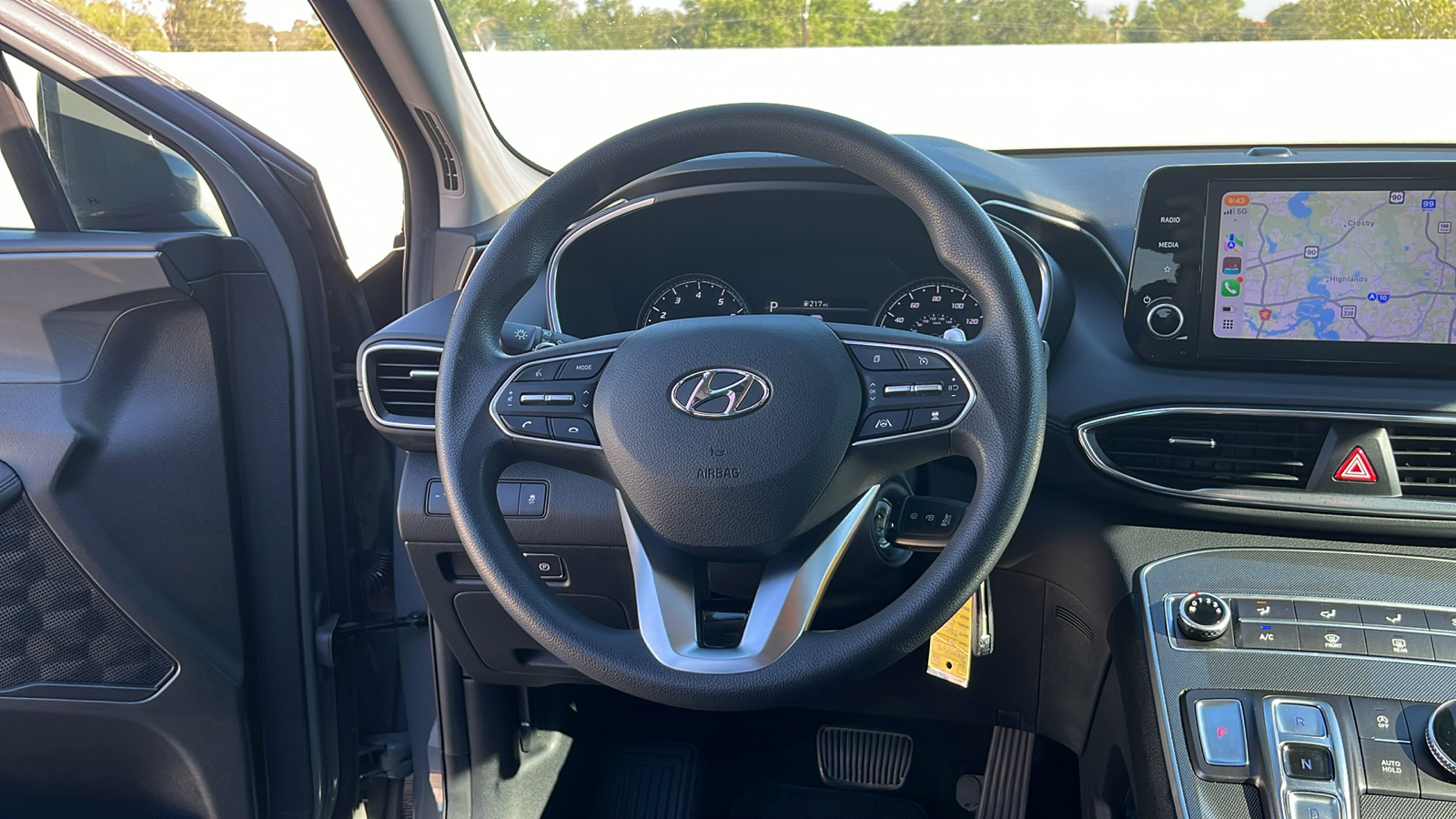 2021 Hyundai Santa Fe SE 24