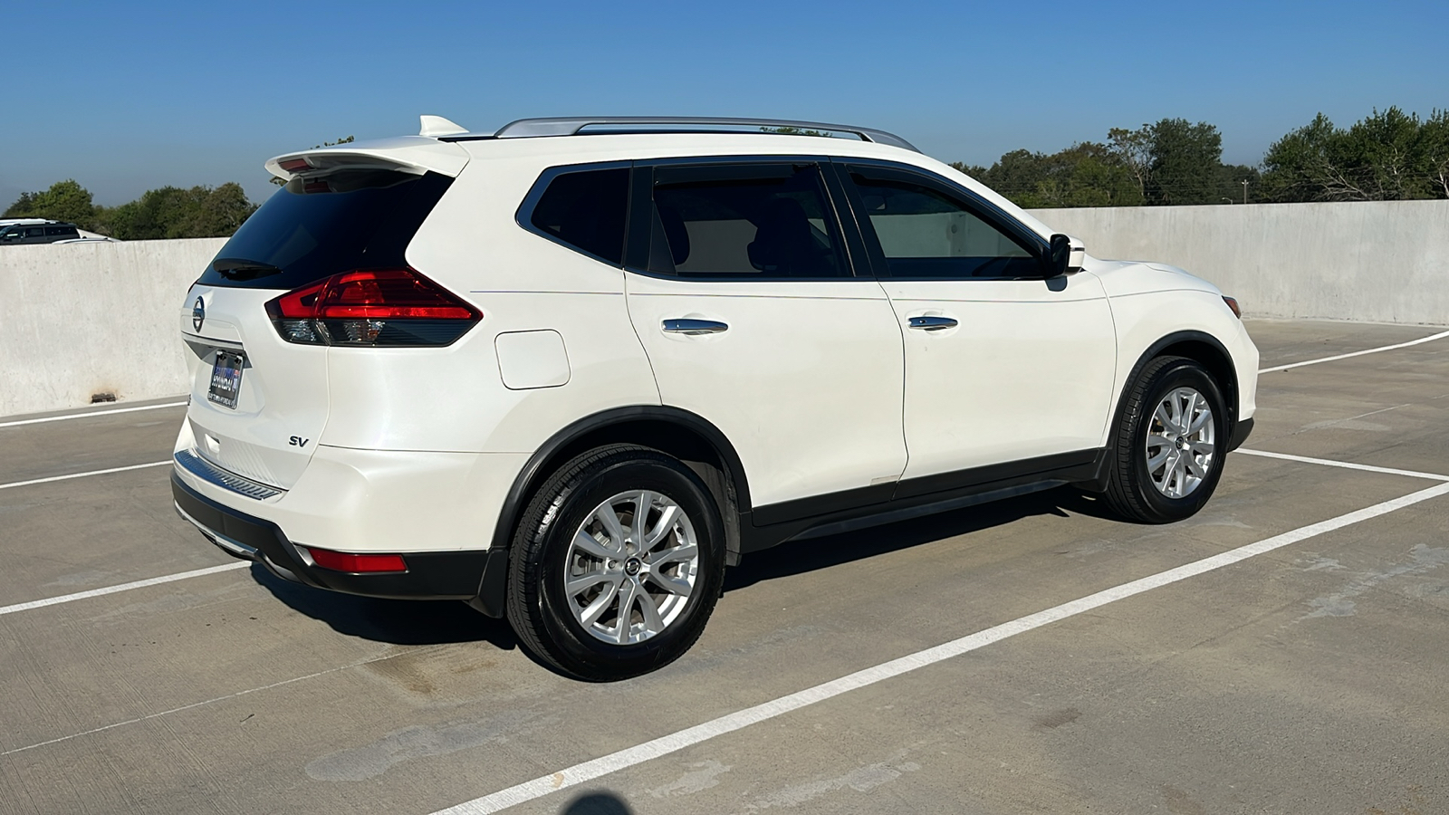 2017 Nissan Rogue SV 11