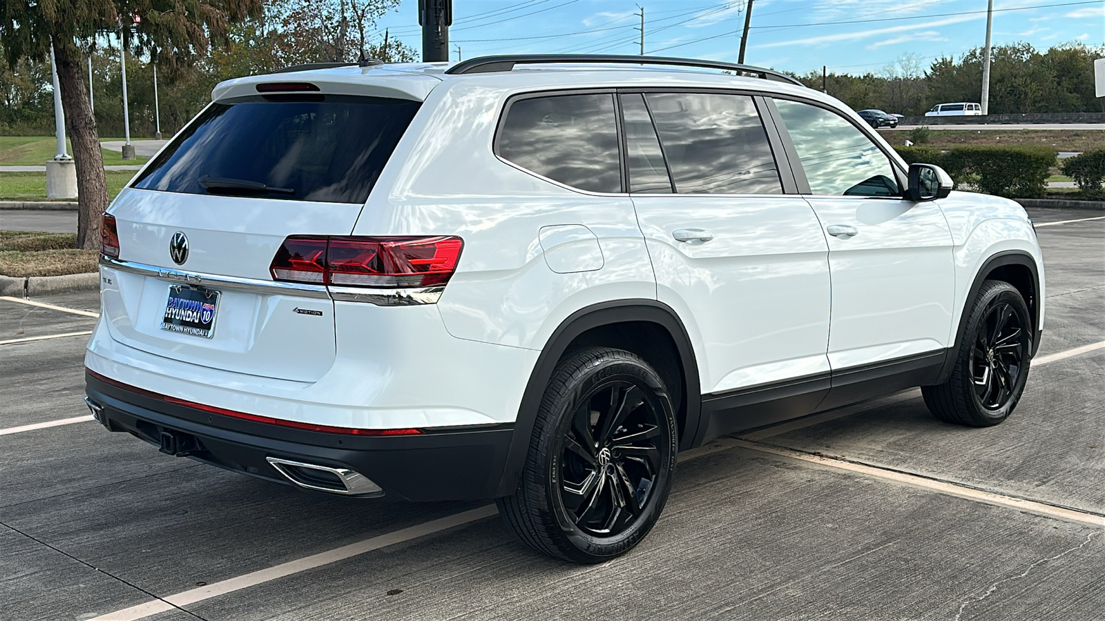 2023 Volkswagen Atlas 3.6L V6 SE with Technology 10