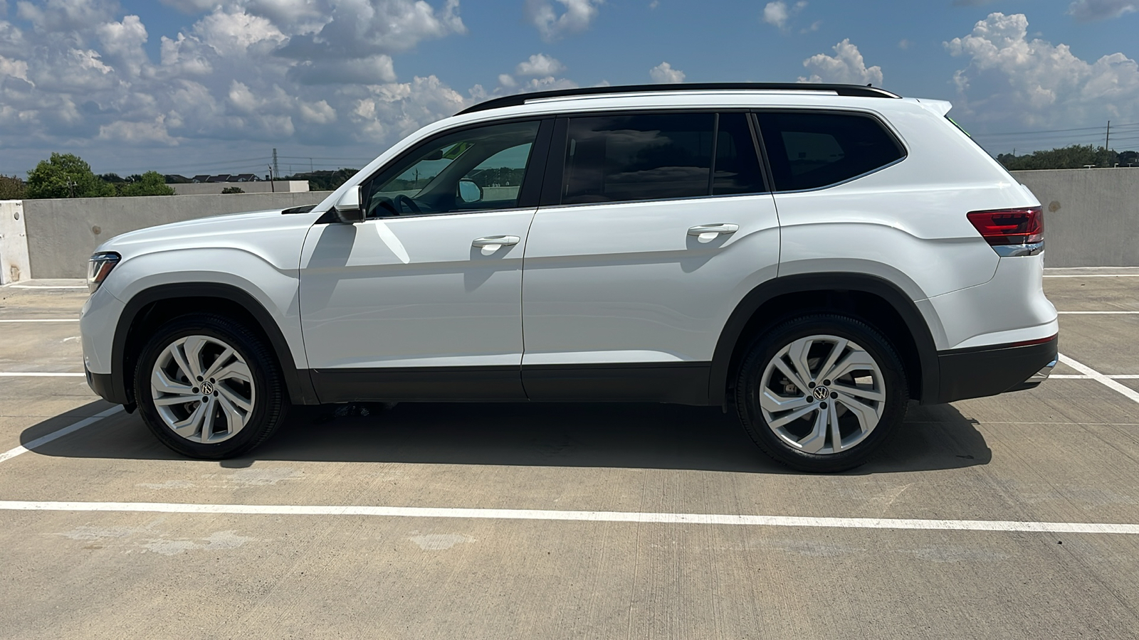 2021 Volkswagen Atlas 3.6L V6 SE with Technology 8