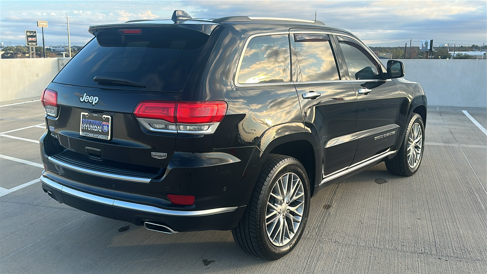 2017 Jeep Grand Cherokee Summit 12