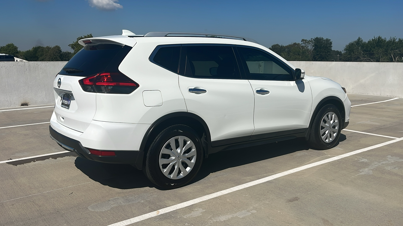 2017 Nissan Rogue S 11