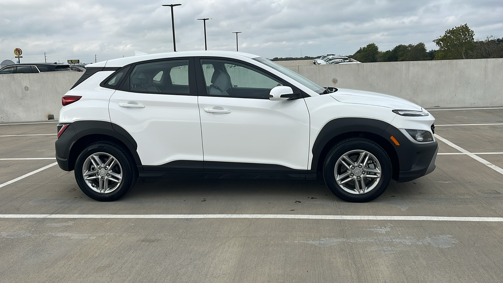 2023 Hyundai Kona SE 12