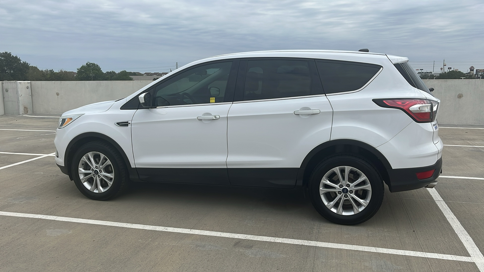 2017 Ford Escape SE 8