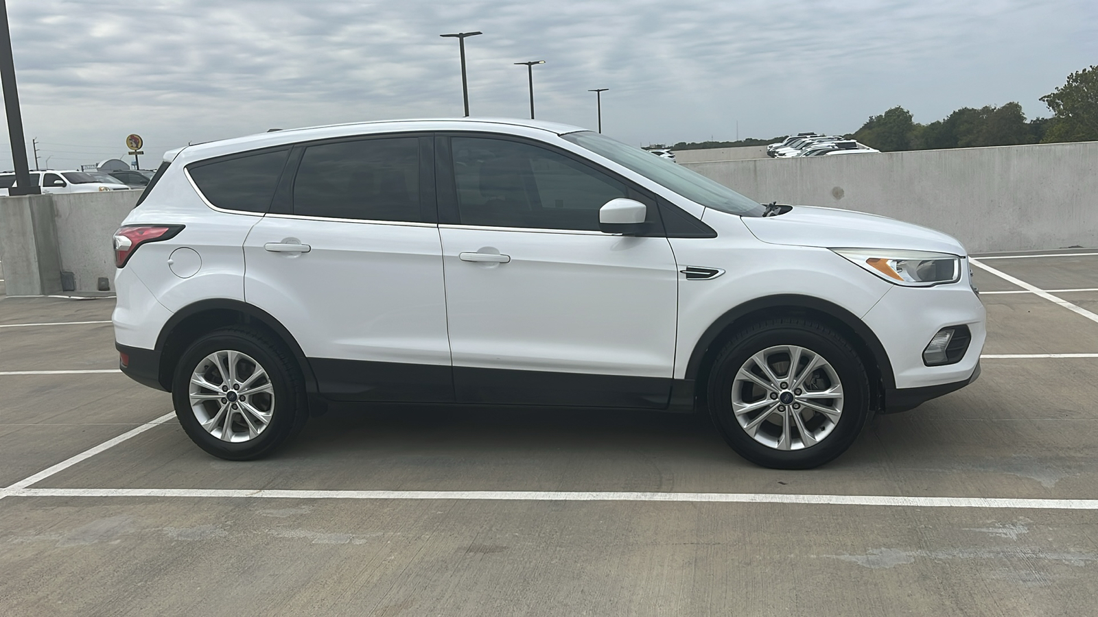 2017 Ford Escape SE 12