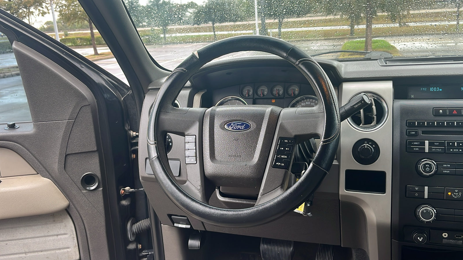 2010 Ford F-150  24