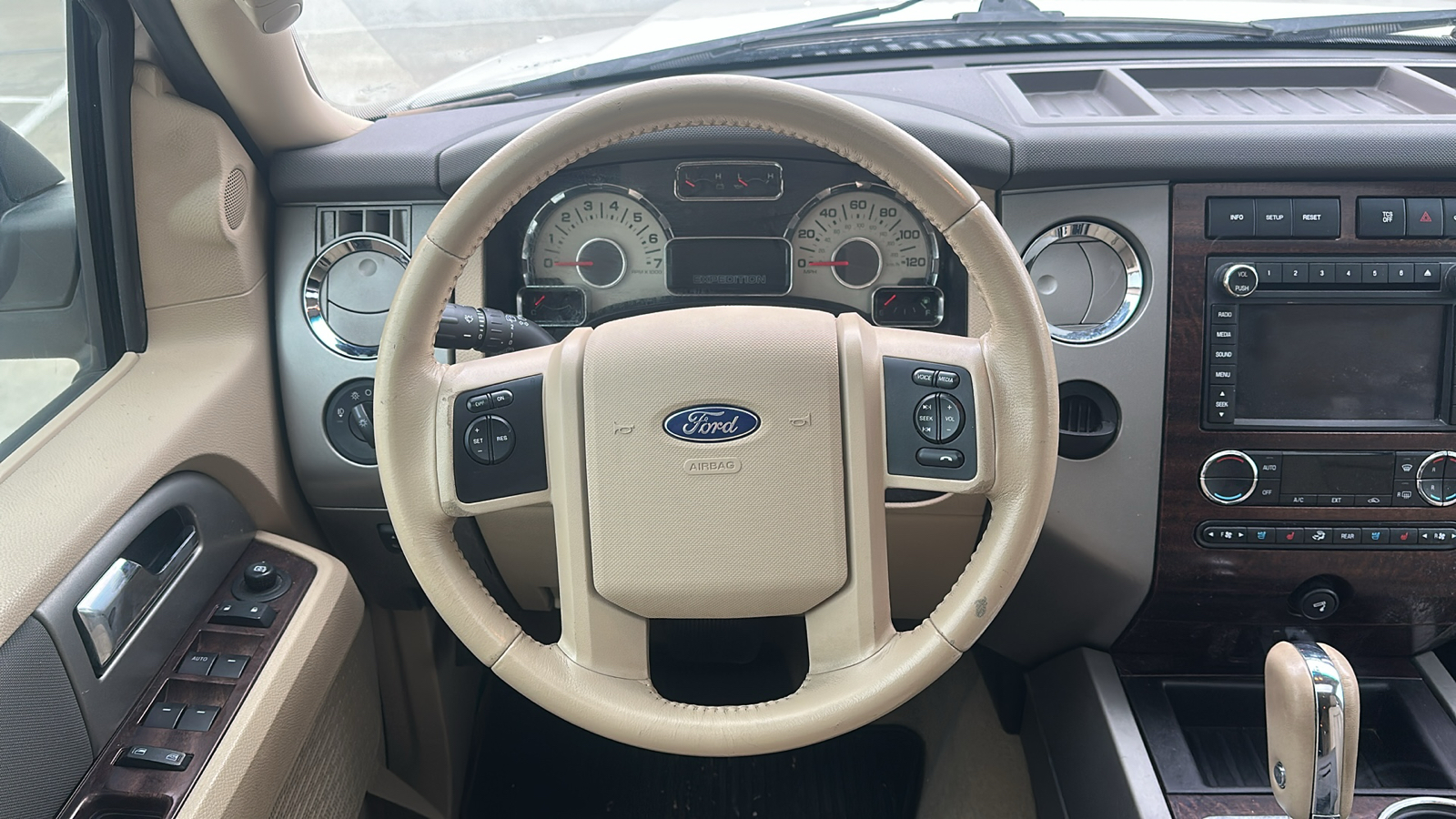 2014 Ford Expedition EL  23