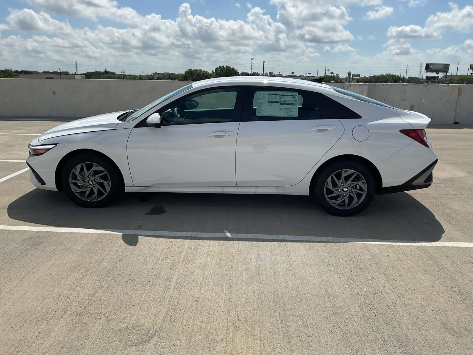 2024 Hyundai Elantra Hybrid Blue 2