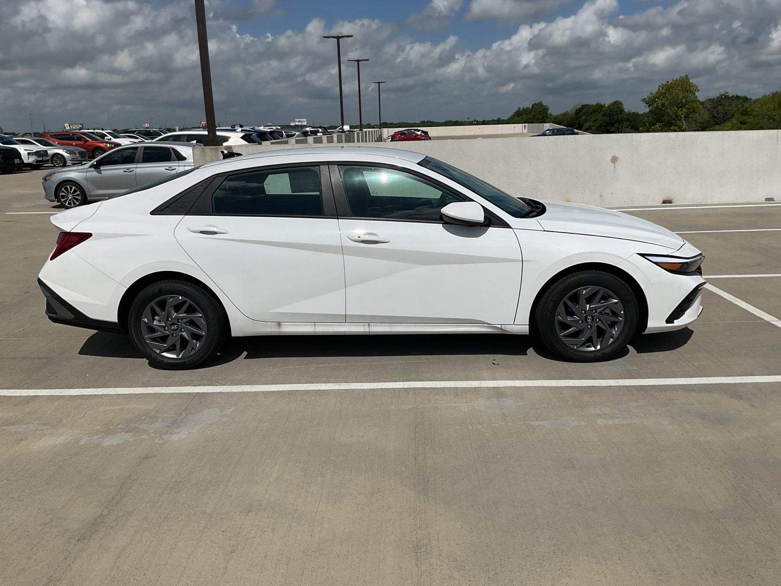 2024 Hyundai Elantra Hybrid Blue 6