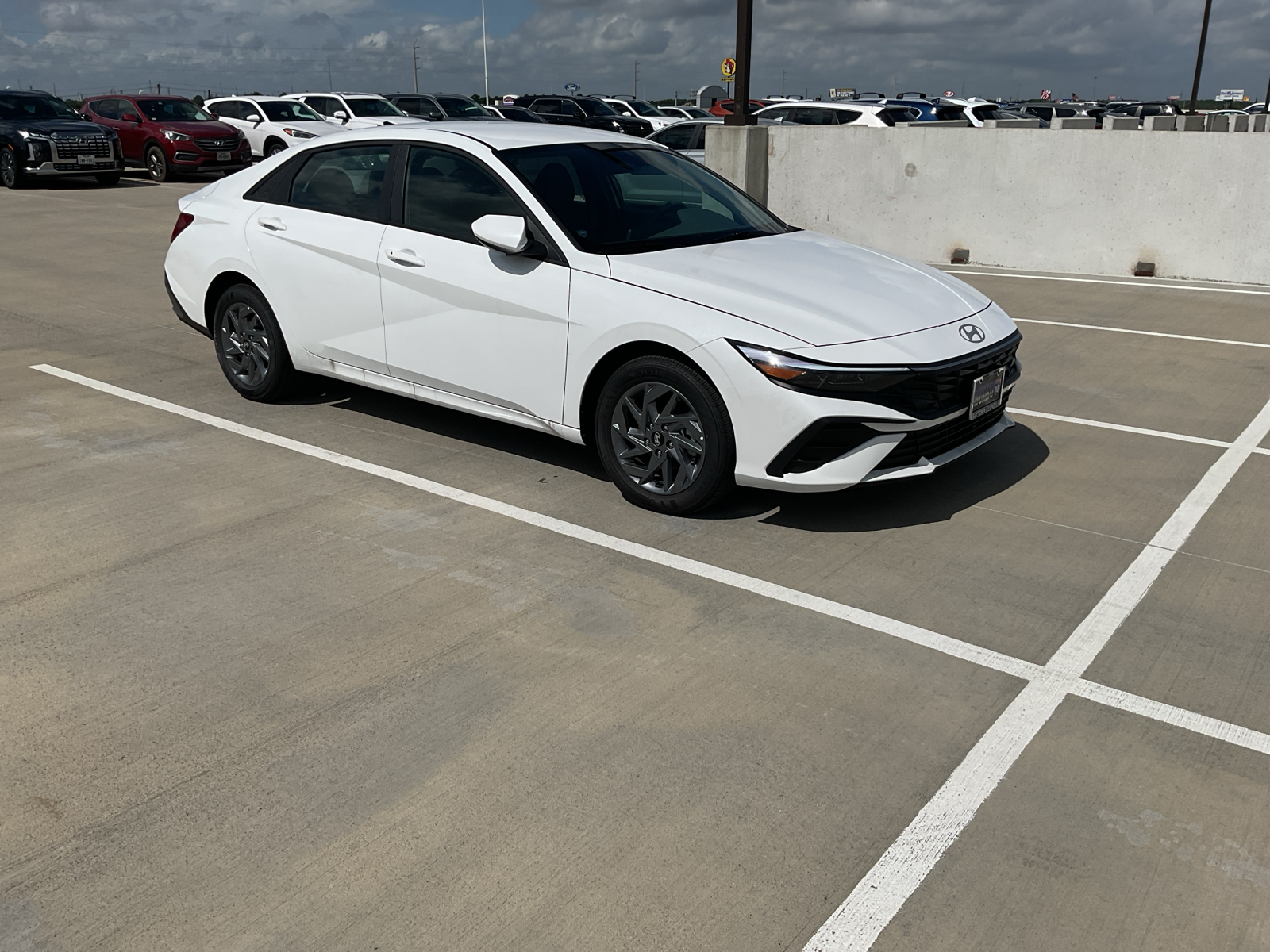 2024 Hyundai Elantra Hybrid Blue 7