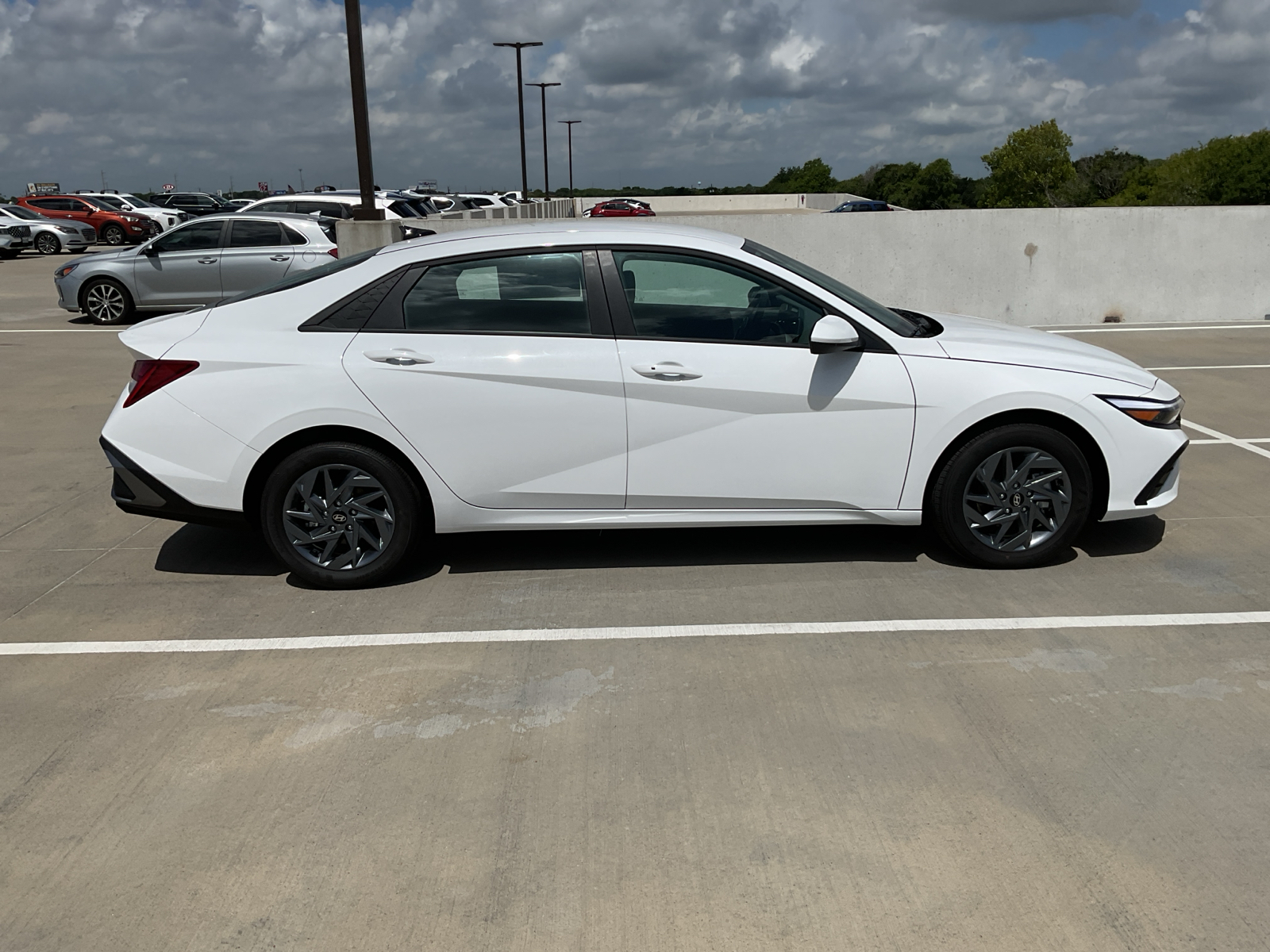 2024 Hyundai Elantra Hybrid Blue 6