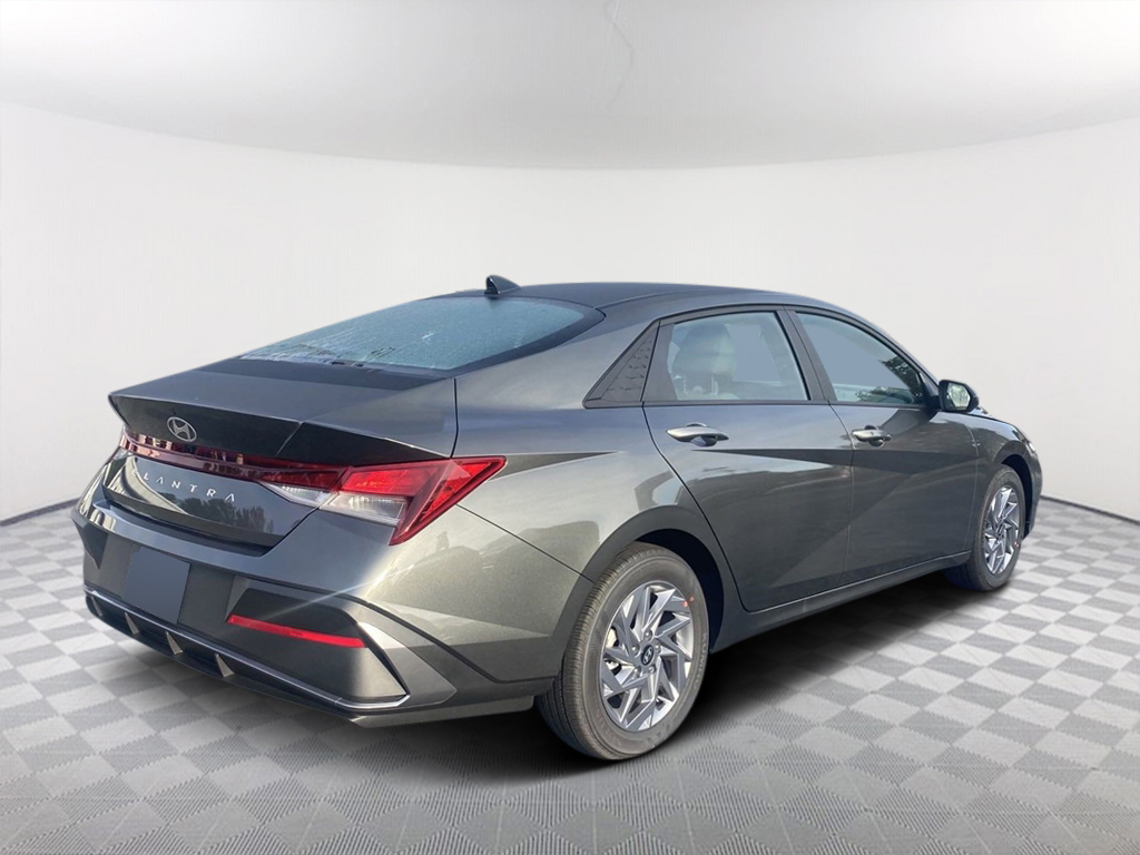 2024 Hyundai Elantra SEL 5