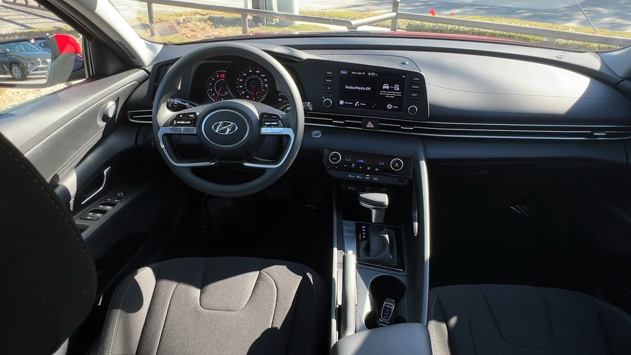 2022 Hyundai Elantra SEL 22