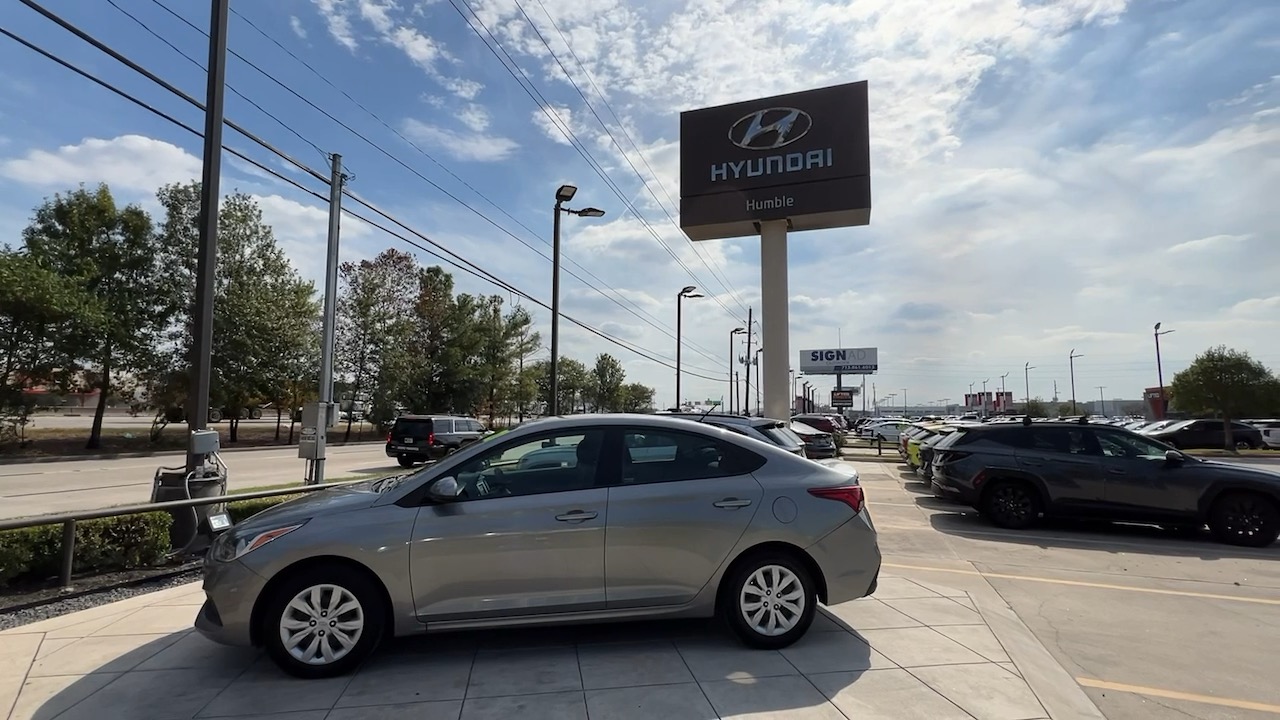 2021 Hyundai Accent SE 2